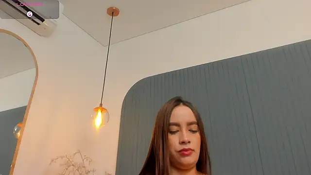 Snapshot of KiimCollins chatting on 03-11-25, 06:19 KiimCollins online show from 03-11-25, 06:19