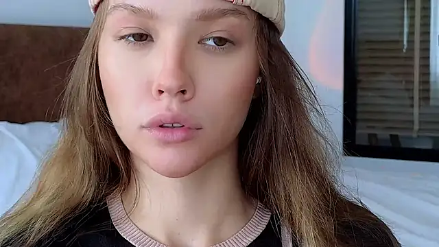 Snapshot of DemiDee chatting on 10-27-25, 06:58 DemiDee online show from 10-27-25, 06:58