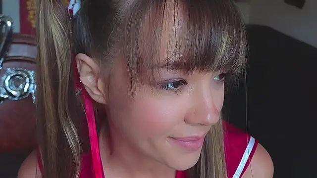 Snapshot of DemiDee chatting on 02-14-25, 06:56 DemiDee online show from 02-14-25, 06:56