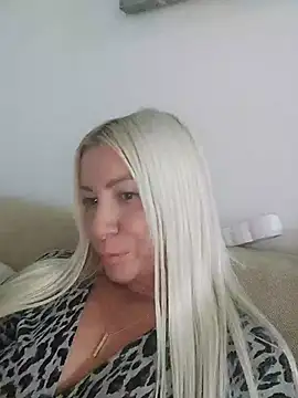 Snapshot of visnjica chatting on 10-19-25, 05:16 visnjica online show from 10-19-25, 05:16