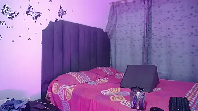 Snapshot of moree_Queen chatting on 03-14-25, 12:29 moree Queen online show from 03-14-25, 12:29