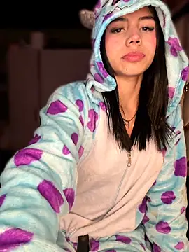 Laura-Khalifa online show from 03-17-26, 05:54