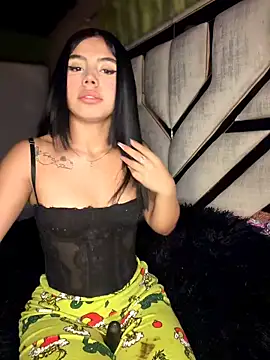Laura-Khalifa online show from 05-10-26, 06:06