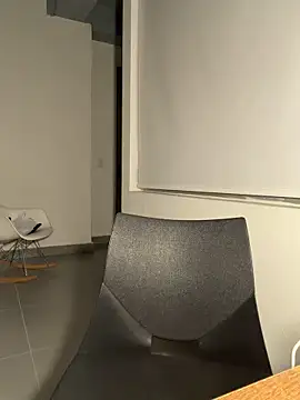 Laura-Khalifa online show from 02-19-26, 06:32