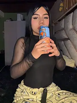 Laura-Khalifa online show from 02-25-26, 06:13