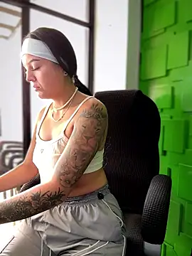 Dulce  Boyd online show from 01-13-26, 02:10