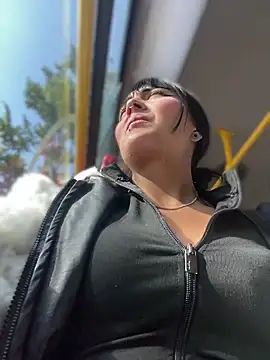 Dulce  Boyd online show from 12-14-25, 01:06