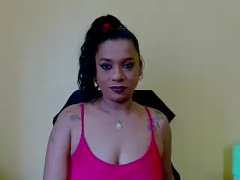 Snapshot of 1fiestyalpha chatting on 10-13-25, 05:20 1fiestyalpha online show from 10-13-25, 05:20