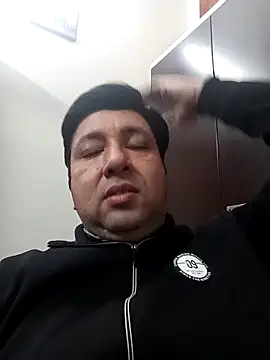 Snapshot of innocentboy1987 chatting on 03-10-25, 08:39 innocentboy1987 online show from 03-10-25, 08:39