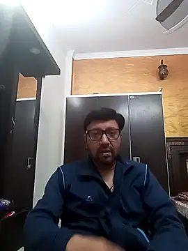 Snapshot of innocentboy1987 chatting on 02-25-25, 06:36 innocentboy1987 online show from 02-25-25, 06:36