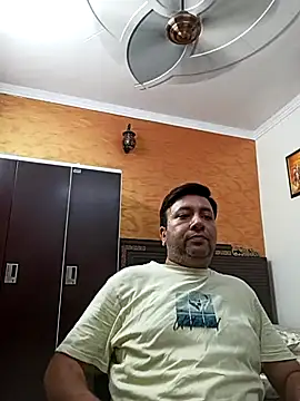 Snapshot of innocentboy1987 chatting on 10-04-25, 07:43 innocentboy1987 online show from 10-04-25, 07:43