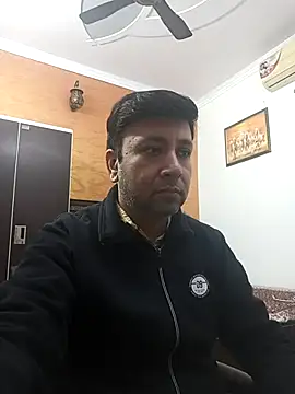 innocentboy1987 online show from 12-20-25, 04:37