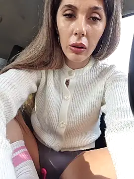 Snapshot of risky_emma_perfect02 chatting on 02-07-25, 08:33 risky emma perfect02 online show from 02-07-25, 08:33