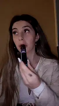 Snapshot of risky_emma_perfect02 chatting on 02-13-25, 08:17 risky emma perfect02 online show from 02-13-25, 08:17