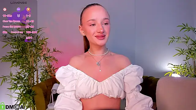 Snapshot of miiss__lulu chatting on 05-27-26, 01:04 miiss lulu online show from 05-27-26, 01:04