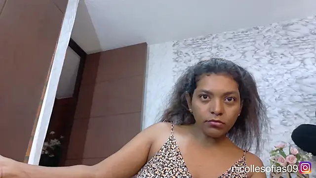 Snapshot of nicollesofia2 chatting on 06-07-26, 05:29 nicollesofia2 online show from 06-07-26, 05:29