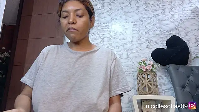 Snapshot of nicollesofia2 chatting on 06-09-26, 05:25 nicollesofia2 online show from 06-09-26, 05:25