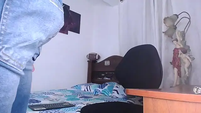 Bull Xvi online show from 11-26-25, 02:44