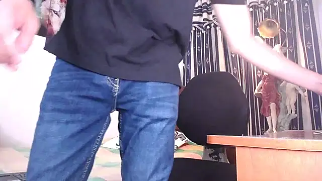 Snapshot of Bull_Xvi chatting on 10-05-25, 01:18 Bull Xvi online show from 10-05-25, 01:18