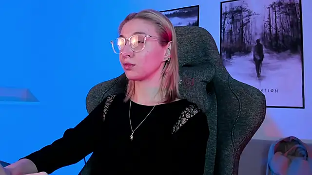 Snapshot of PhilippaAdamas chatting on 03-06-25, 08:52 PhilippaAdamas online show from 03-06-25, 08:52