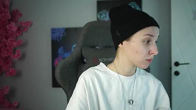 Snapshot of PhilippaAdamas chatting on 10-12-25, 02:57 PhilippaAdamas online show from 10-12-25, 02:57