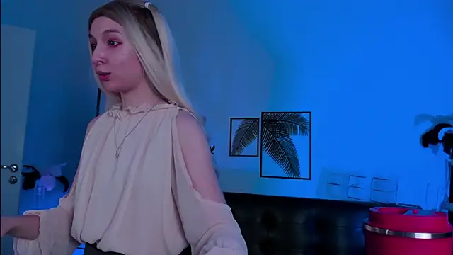 Snapshot of PhilippaAdamas chatting on 03-13-25, 02:38 PhilippaAdamas online show from 03-13-25, 02:38