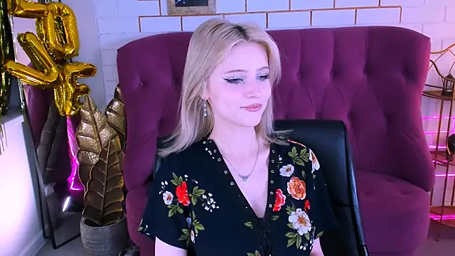 LeonaStane online show from 10-30-25, 04:59