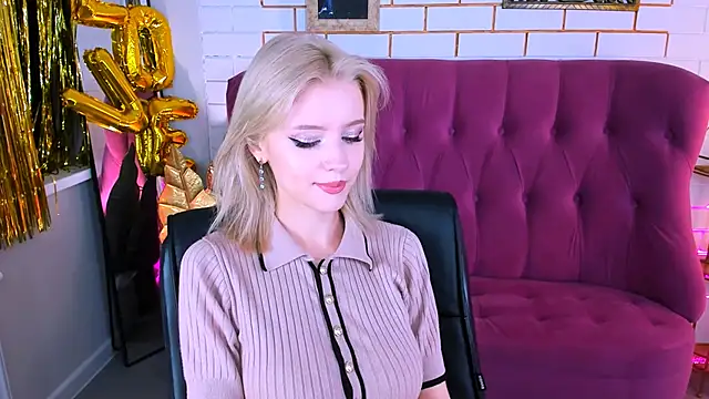 LeonaStane online show from 09-18-25, 05:05