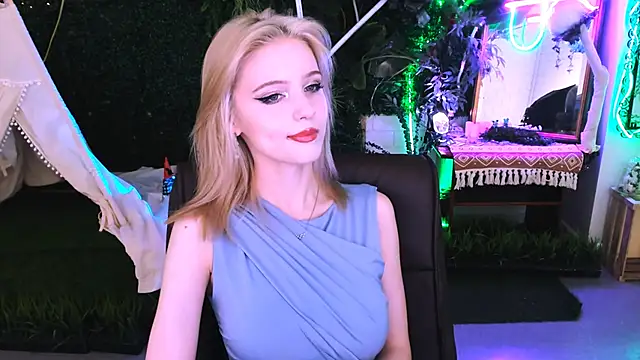 LeonaStane online show from 11-28-25, 06:08