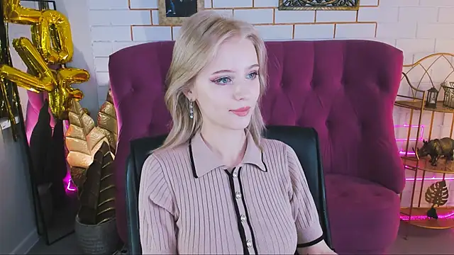 LeonaStane online show from 10-08-25, 05:02