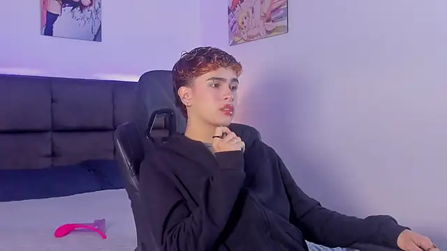 Aiiden 15 online show from 10-25-25, 01:23