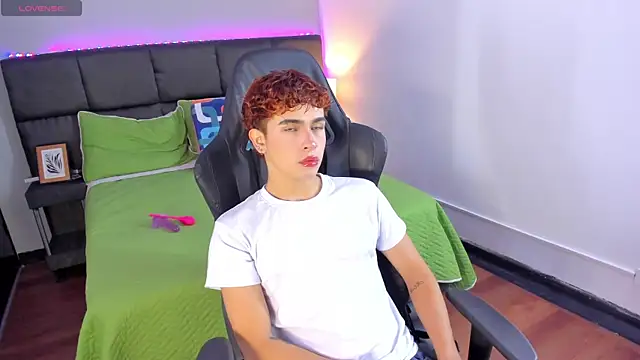 Aiiden 15 online show from 12-18-25, 12:42