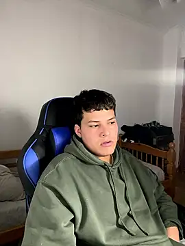 Snapshot of kjccuboy2000 chatting on 01-09-26, 06:26 kjccuboy2000 online show from 01-09-26, 06:26