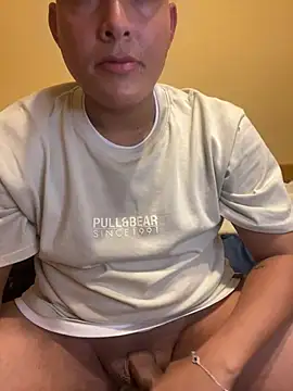 Snapshot of kjccuboy2000 chatting on 02-08-25, 12:17 kjccuboy2000 online show from 02-08-25, 12:17