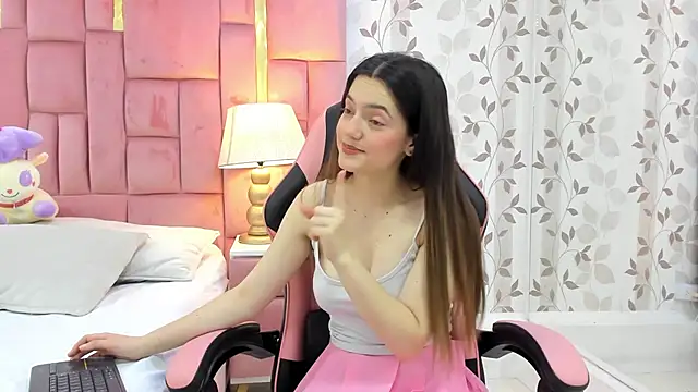 Snapshot of ArianaFranco chatting on 03-20-25, 12:11 ArianaFranco online show from 03-20-25, 12:11