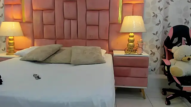 ArianaFranco online show from 04-15-26, 02:32