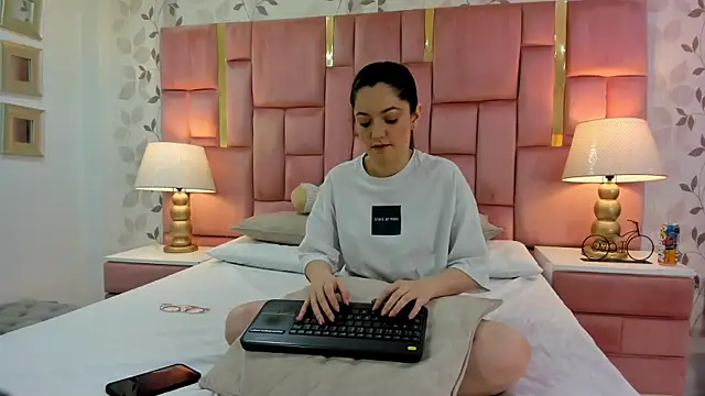 ArianaFranco online show from 01-13-26, 03:49