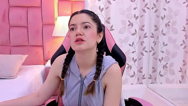 Snapshot of ArianaFranco chatting on 09-24-25, 01:17 ArianaFranco online show from 09-24-25, 01:17