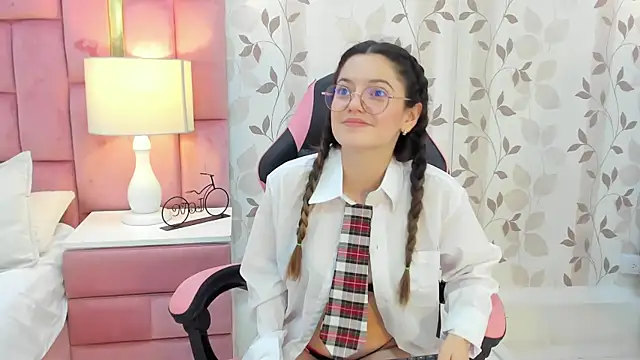 Snapshot of ArianaFranco chatting on 02-28-25, 04:31 ArianaFranco online show from 02-28-25, 04:31