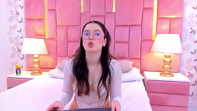 ArianaFranco online show from 11-19-25, 04:40