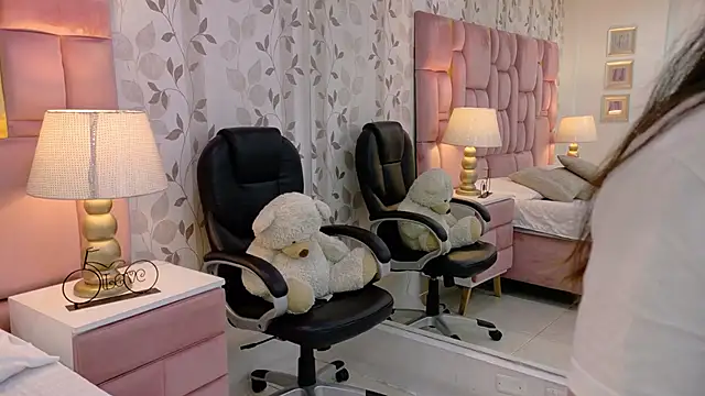 ArianaFranco online show from 06-10-26, 02:18