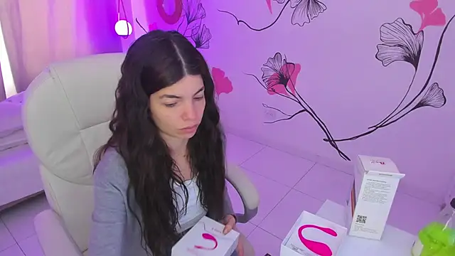 Isabela Fiorelli online show from 12-04-25, 01:10