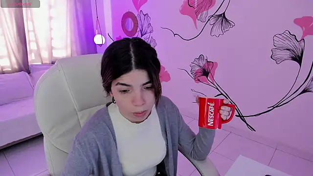 Isabela Fiorelli online show from 04-12-26, 01:14