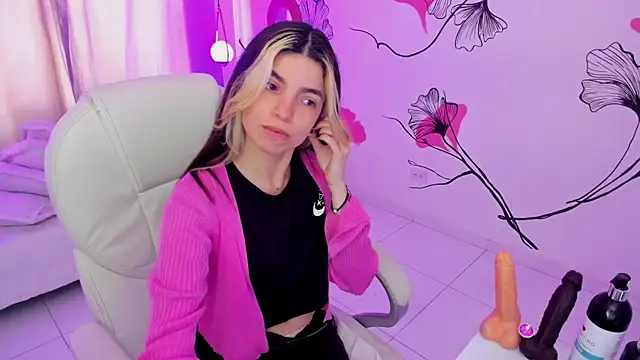 Isabela Fiorelli online show from 11-20-25, 01:01