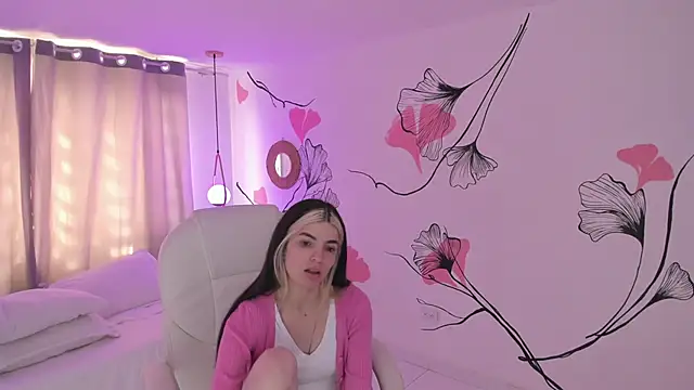 Snapshot of Isabela_Fiorelli chatting on 09-20-25, 01:49 Isabela Fiorelli online show from 09-20-25, 01:49