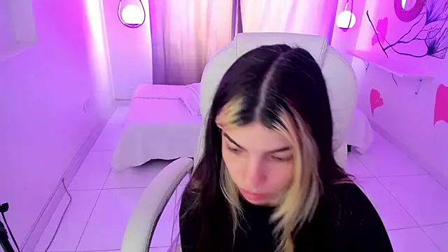 Isabela Fiorelli online show from 11-13-25, 03:27