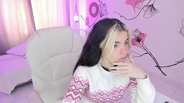 Snapshot of Isabela_Fiorelli chatting on 10-07-25, 01:12 Isabela Fiorelli online show from 10-07-25, 01:12