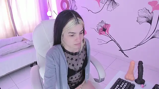 Snapshot of Isabela_Fiorelli chatting on 09-19-25, 01:26 Isabela Fiorelli online show from 09-19-25, 01:26