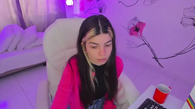 Isabela Fiorelli online show from 11-22-25, 01:10