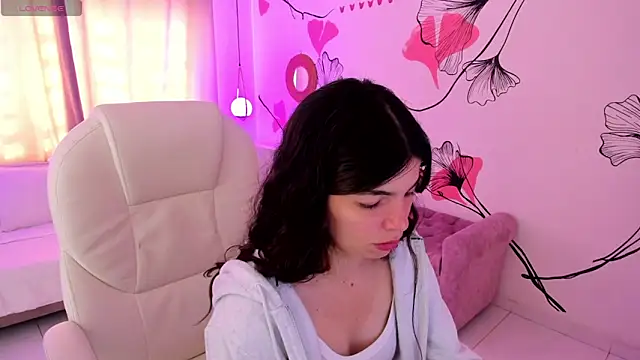Isabela Fiorelli online show from 06-14-26, 01:45